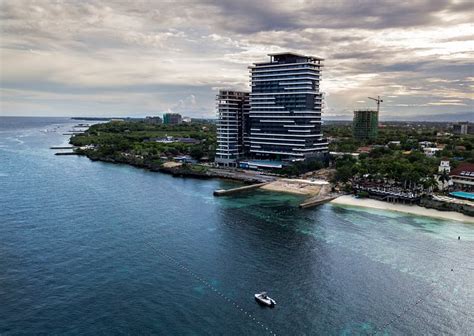 The Reef Island Resort Mactan, Cebu .